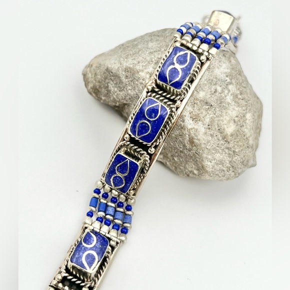 TIBETAN LAPIS LAZULI BRACELET - Picture 1 of 15